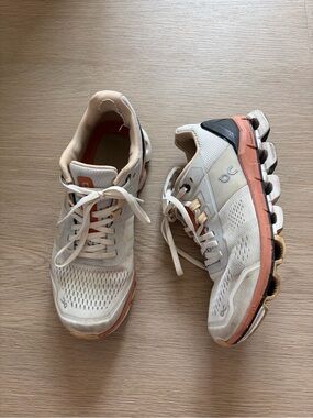On Running Cloudace 2 Sneaker Size 6.5